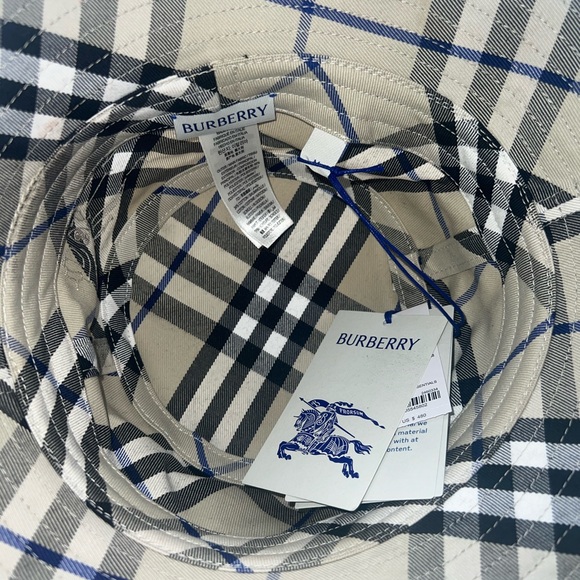 AUTHENTIC NEW BURBERRY BUCKET HAT - Picture 2 of 5